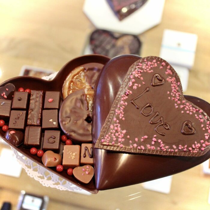 hilde devolder chocolatier valentine 2022 large filled heart dark chocolate