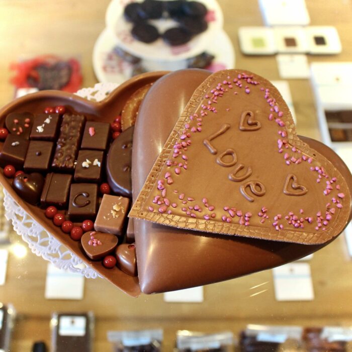 hilde devolder chocolatier valentine 2022 large filled heart milk chocolate