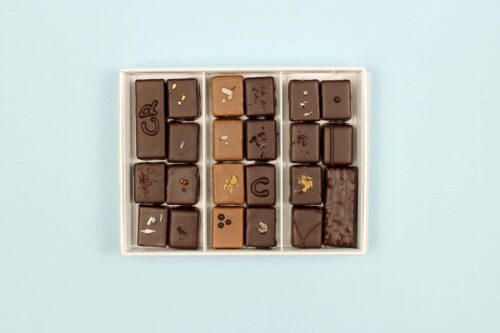 hilde devolder chocolatier box 22-24 with chocolates