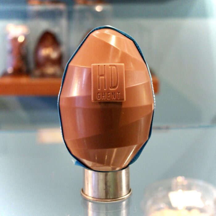 hilde devolder chocolatier 2023 easter egg 'origami' milk chocolate