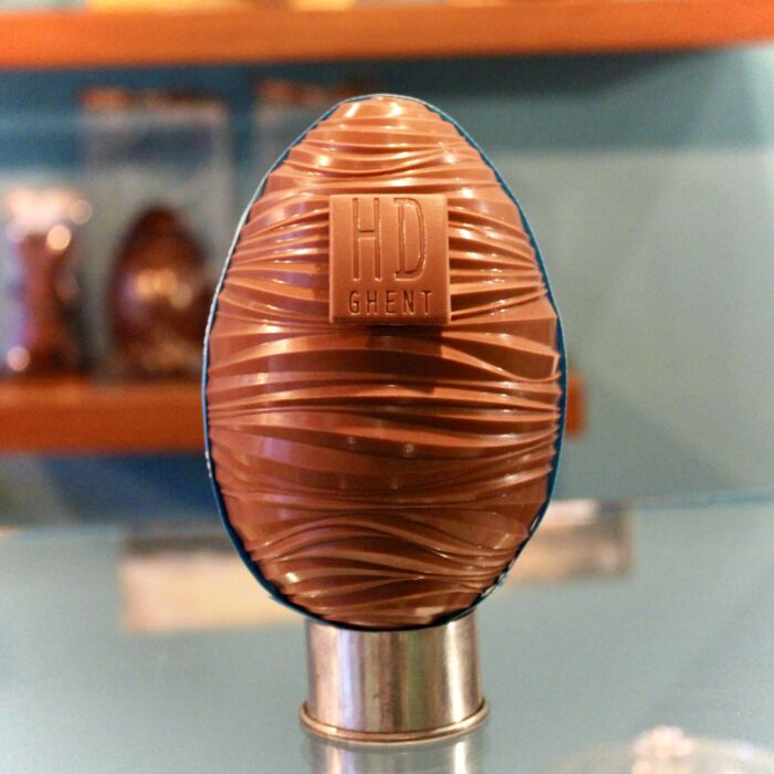 hilde devolder chocolatier 2023 easter egg 'wavy' milk chocolate